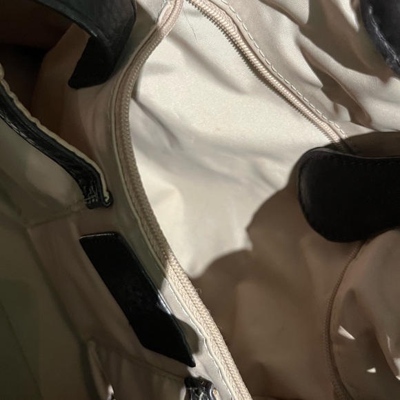 EUC Cole Haan Chocolate Pebble Leather Hobo. Outer pockets gold clip closure. - Picture 7 of 12